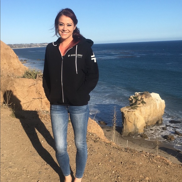 Meet your Posher, Maeve - Picture 2 of 7